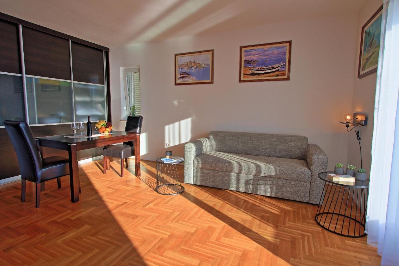 Studio Apartman Luka Senj  Eksteriør billede