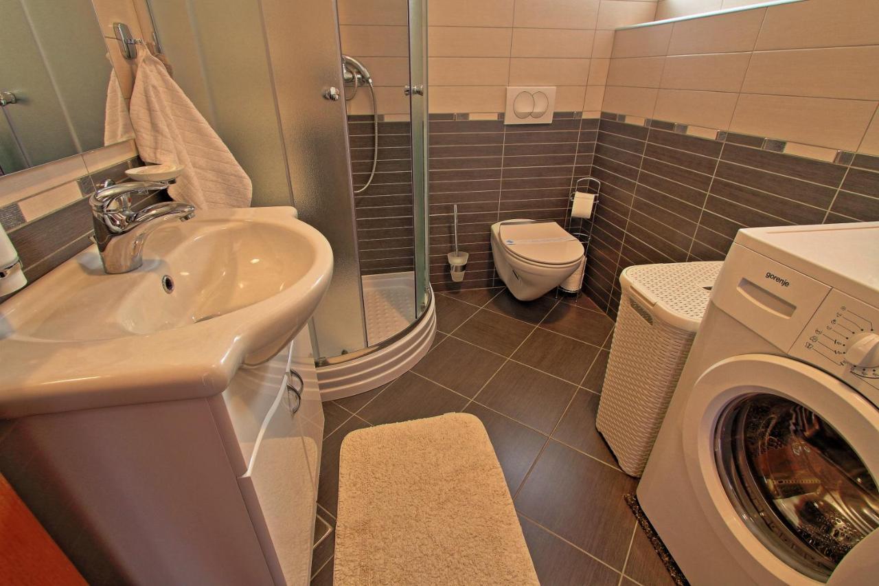 Studio Apartman Luka Senj  Eksteriør billede